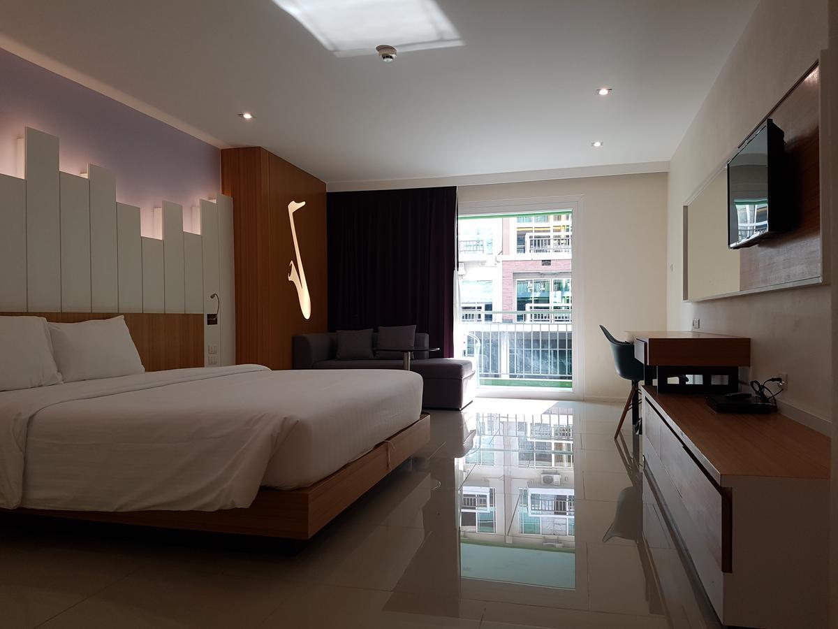 The Whisper Hotel Pattaya Eksteriør bilde